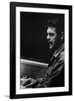 Che Guevara Speaking at the United Nations, Dec. 11, 1964-null-Framed Photo