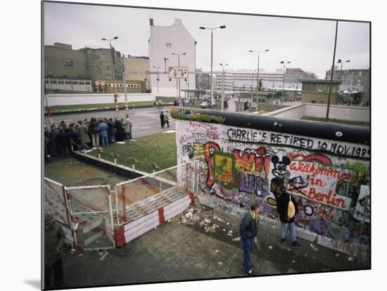 Checkpoint Charlie, Border Control, West Berlin, Berlin, Germany-Robert Francis-Mounted Photographic Print