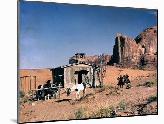 CHEYENNE AUTUMN, 1964 directed by JOHN FORD (photo)-null-Mounted Photo