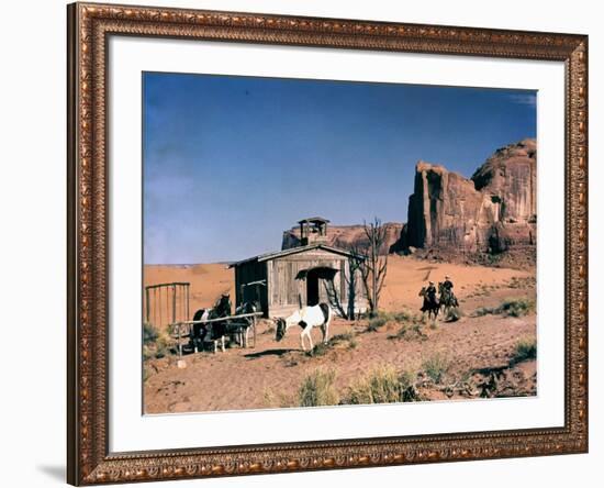 CHEYENNE AUTUMN, 1964 directed by JOHN FORD (photo)-null-Framed Photo