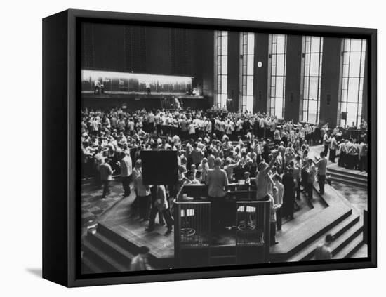 Chicago Board of Trade, as Proposed Wheat Sale to Russia Sends Prices Soaring-Robert W^ Kelley-Framed Stretched Canvas