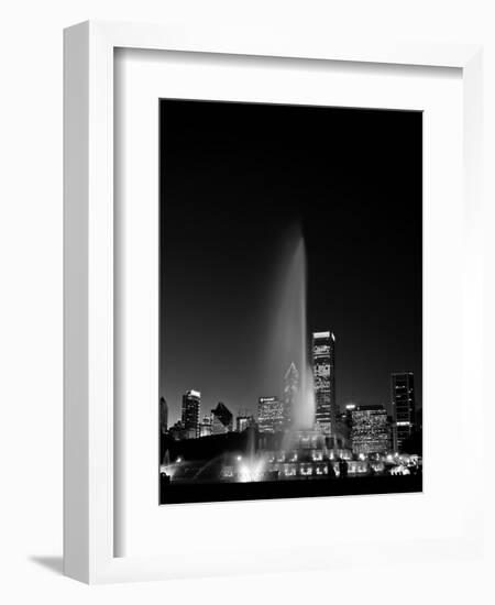 Chicagos Buckingham Fountain, Black & White, Port-Steve Gadomski-Framed Photographic Print