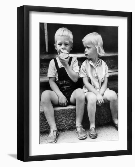 Child Eat an Apple August 25, 1960-null-Framed Photo