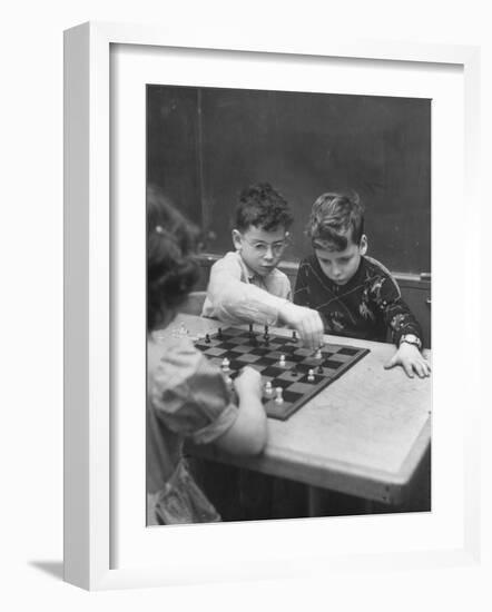 Children Considered Geniuses Playing Chess-Nina Leen-Framed Photographic Print