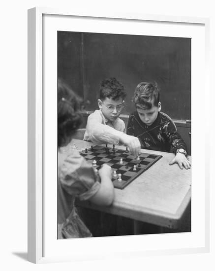 Children Considered Geniuses Playing Chess-Nina Leen-Framed Photographic Print