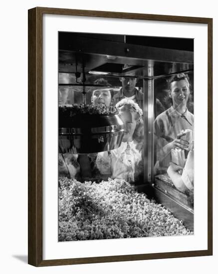 Children Watching a Popcorn Working-J^ R^ Eyerman-Framed Photographic Print