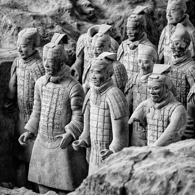 https://imgc.allpostersimages.com/img/posters/china-10mkm2-collection-army-of-terracotta-warriors-shaanxi-province_u-L-PZ6DH90.jpg?artPerspective=n