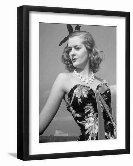 Chintz Used for an Evening Dress, a New Use for This Material-Alfred Eisenstaedt-Framed Photographic Print