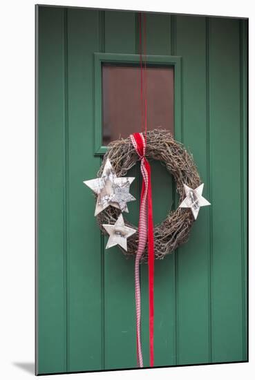 Christmas Decoration, Wreath on Front Door, Wertheim, Germany-Lisa S. Engelbrecht-Mounted Photographic Print