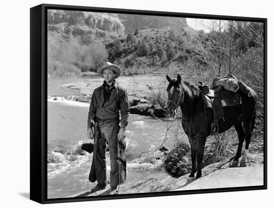 Ciel rouge BLOOD ON THE MOON by Robert Wise with Robert Mitchum, 1948 (b/w photo)-null-Framed Stretched Canvas