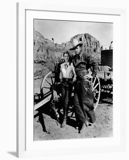 Ciel rouge BLOOD ON THE MOON by Robert Wise with Robert Mitchum and Barbara Bel Geddes, 1948 (b/w p-null-Framed Photo