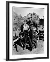 Ciel rouge BLOOD ON THE MOON by Robert Wise with Robert Mitchum and Barbara Bel Geddes, 1948 (b/w p-null-Framed Photo