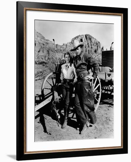 Ciel rouge BLOOD ON THE MOON by Robert Wise with Robert Mitchum and Barbara Bel Geddes, 1948 (b/w p-null-Framed Photo