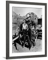 Ciel rouge BLOOD ON THE MOON by Robert Wise with Robert Mitchum and Barbara Bel Geddes, 1948 (b/w p-null-Framed Photo