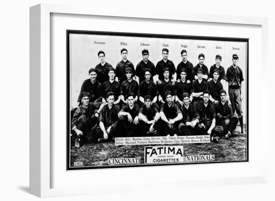 Cincinnati, OH, Cincinnati Reds, Team Photograph , Baseball Card-Lantern Press-Framed Art Print