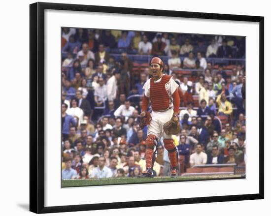 Cincinnati Redlegs' Catcher Johnny Bench in Action Alone-John Dominis-Framed Premium Photographic Print