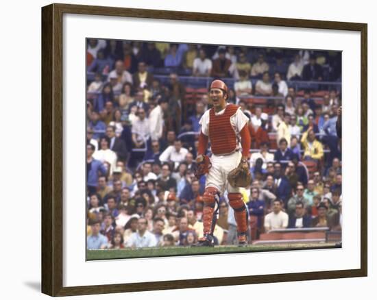 Cincinnati Redlegs' Catcher Johnny Bench in Action Alone-John Dominis-Framed Premium Photographic Print