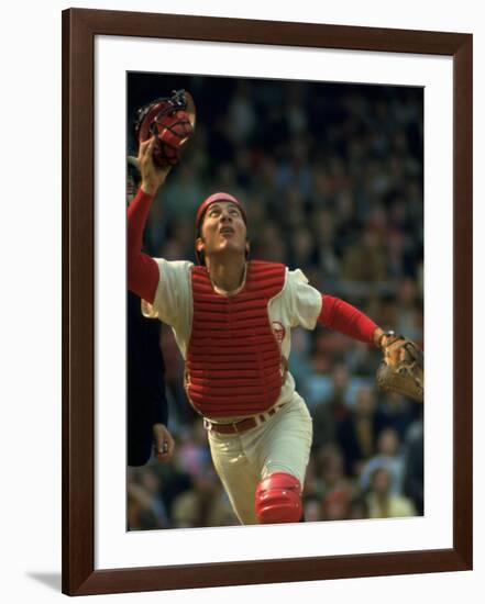 Cincinnati Reds Catcher Johnny Bench Catching Pop Fly During Game Against San Francisco Giants-John Dominis-Framed Premium Photographic Print