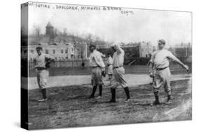 Cincinnati Reds Players, Baseball Photo - Cincinnati, OH-Lantern Press-Stretched Canvas