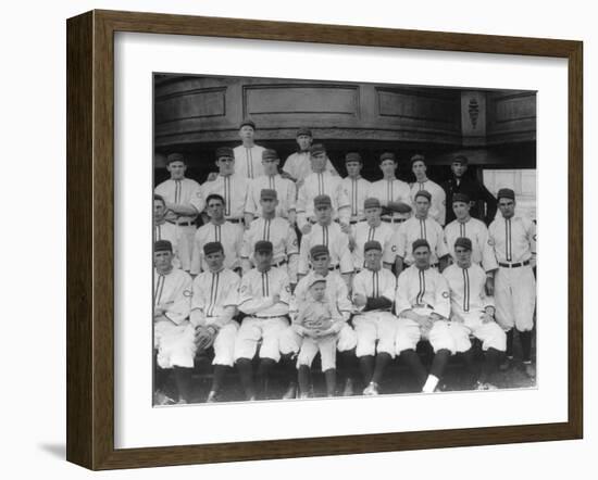 Cincinnati Reds Team, Baseball Photo - Cincinnati, OH-Lantern Press-Framed Art Print