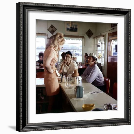 Cinq pieces faciles FIVE EASY PIECES by Bob Rafelson with Jack Nicholson and Karen Black, 1970 (pho-null-Framed Photo