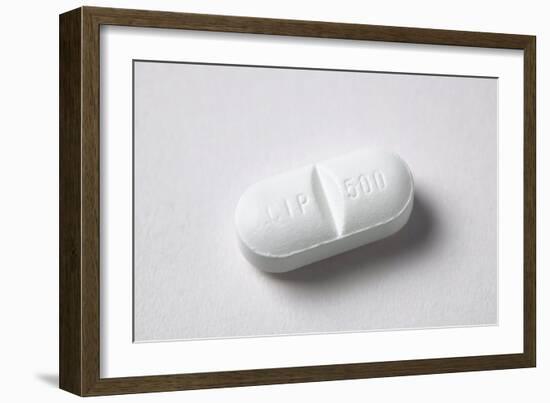 Ciprofloxacin Antibiotic Pill-Colin Cuthbert-Framed Photographic Print