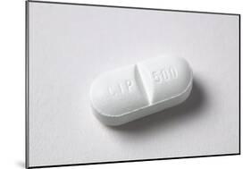 Ciprofloxacin Antibiotic Pill-Colin Cuthbert-Mounted Photographic Print