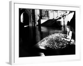 Citizen Kane, Dorothy Comingore, 1941-null-Framed Photo