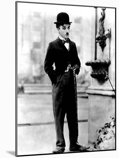 City Lights, Charlie Chaplin, 1931-null-Mounted Photo