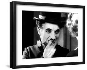 City Lights, Charlie Chaplin, Virginia Cherrill, 1931-null-Framed Photo