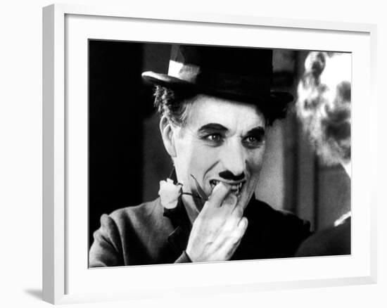 City Lights, Charlie Chaplin, Virginia Cherrill, 1931-null-Framed Photo