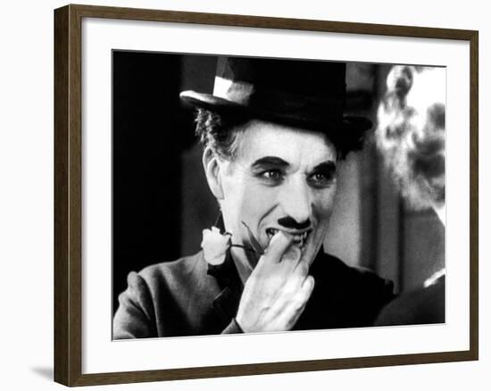 City Lights, Charlie Chaplin, Virginia Cherrill, 1931-null-Framed Photo