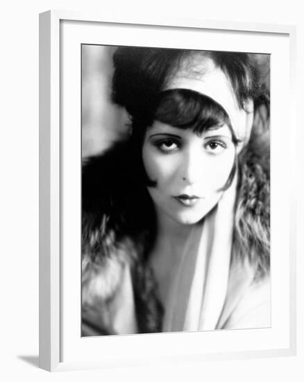 Clara Bow, 1927-null-Framed Photographic Print