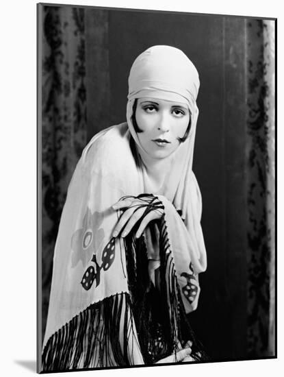 Clara Bow, 1927-null-Mounted Photographic Print