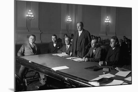 Clarence Darrow, Speaking to Congress Against Capital Punishment in 1926-null-Mounted Photo