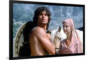 CLASH OF THE TITANS, 1981 directed by DESMOND DAVIS Harry Hamlin and Judi Bowker (photo)-null-Framed Photo