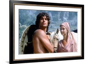 CLASH OF THE TITANS, 1981 directed by DESMOND DAVIS Harry Hamlin and Judi Bowker (photo)-null-Framed Photo