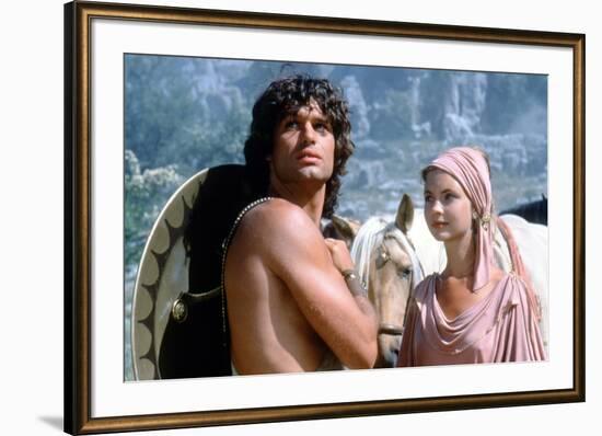 CLASH OF THE TITANS, 1981 directed by DESMOND DAVIS Harry Hamlin and Judi Bowker (photo)-null-Framed Photo