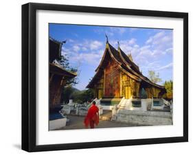 Classic Lao Temple Architecture, Wat Xieng Thong, Luang Prabang, Laos-Gavin Hellier-Framed Photographic Print