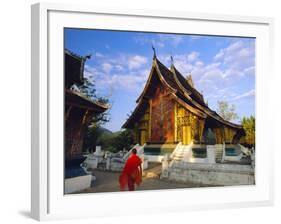 Classic Lao Temple Architecture, Wat Xieng Thong, Luang Prabang, Laos-Gavin Hellier-Framed Photographic Print