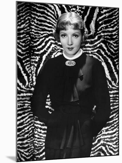 Claudette Colbert, 1935-null-Mounted Photographic Print