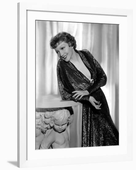 Claudette Colbert en, 1935 (b/w photo)-null-Framed Photo