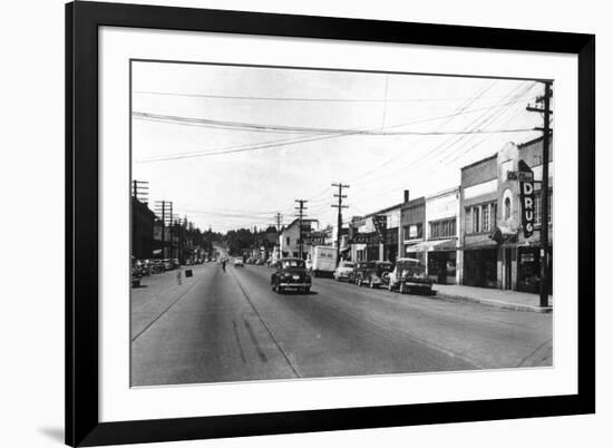 Cle Elum, Washington - A Street Scene-Lantern Press-Framed Premium Giclee Print