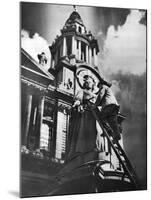 Cleaning the Statue of Queen Anne as Part of King George V's Silver Jubilee Celebrations, 1935-null-Mounted Giclee Print