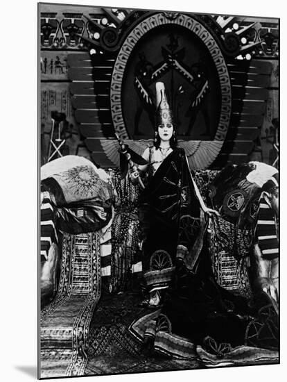 Cleopatra, 1917-null-Mounted Photographic Print