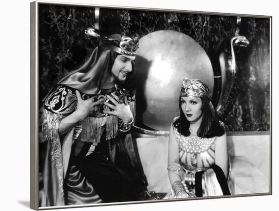 CLEOPATRA, 1934 directed by CECIL BeMILLE Claudette Colbert (b/w photo)-null-Framed Photo