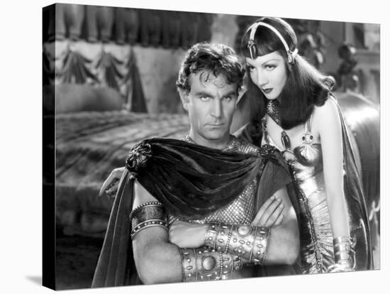 CLEOPATRA, 1934 directed by CECIL BeMILLE Henry Wilcoxon and Claudette Colbert (b/w photo)-null-Stretched Canvas