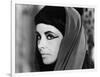 CLEOPATRA, 1963 directed by JOSEPH L. MANKIEWICZ Elizabeth Taylor (b/w photo)-null-Framed Photo