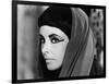 CLEOPATRA, 1963 directed by JOSEPH L. MANKIEWICZ Elizabeth Taylor (b/w photo)-null-Framed Photo