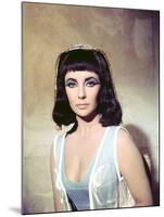 CLEOPATRA, 1963 directed by JOSEPH L. MANKIEWICZ Elizabeth Taylor (photo)-null-Mounted Photo